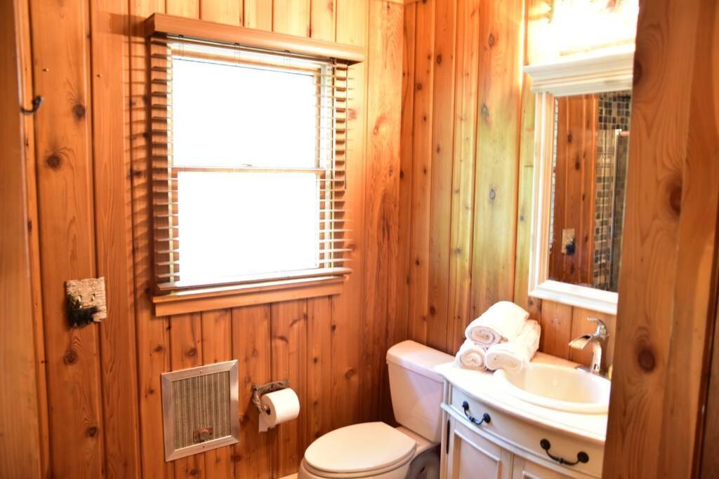 Quiet And Comfy 3Bed/2Bath - Chalet With Hot Tub. Cedar Kültér fotó