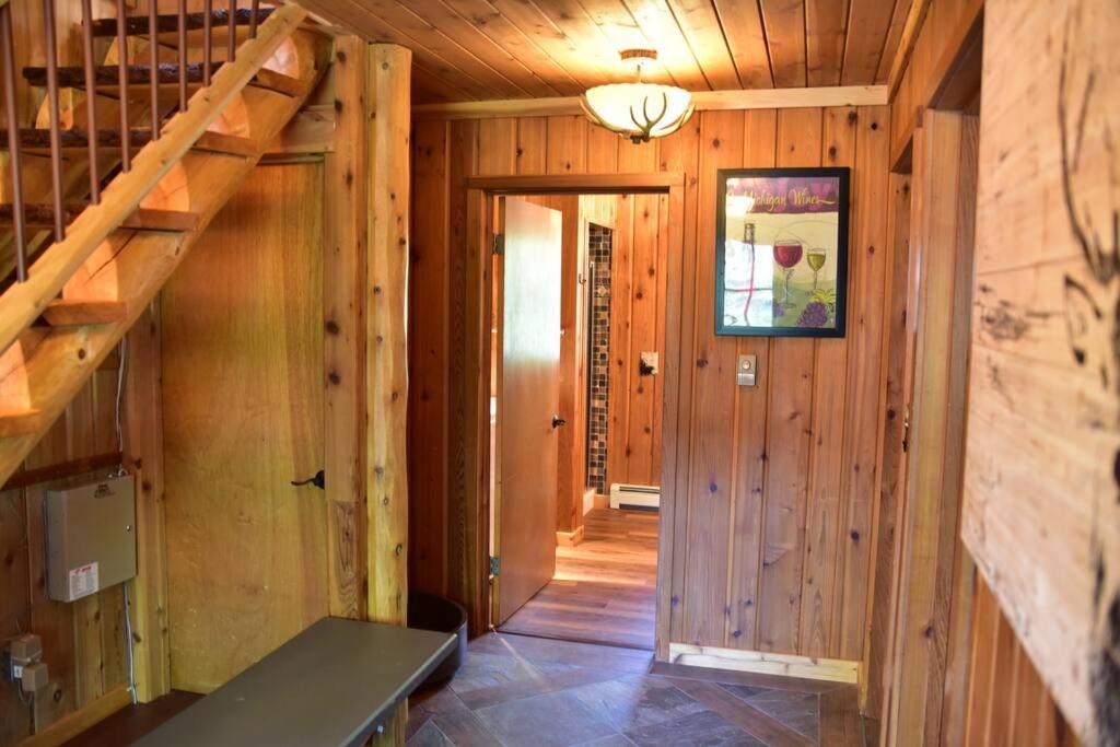 Quiet And Comfy 3Bed/2Bath - Chalet With Hot Tub. Cedar Kültér fotó