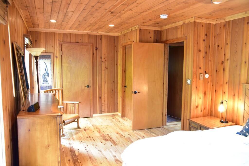 Quiet And Comfy 3Bed/2Bath - Chalet With Hot Tub. Cedar Kültér fotó