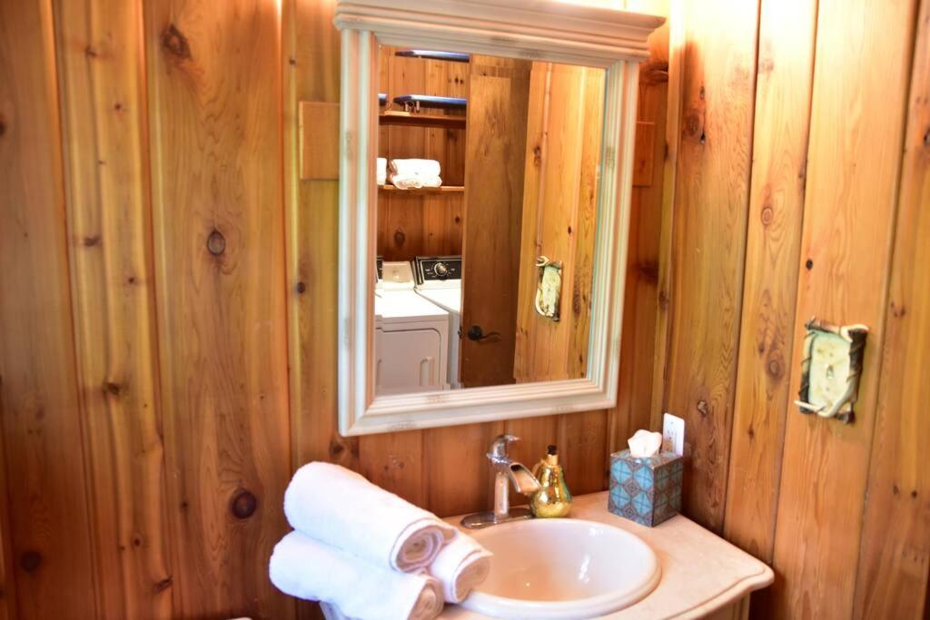 Quiet And Comfy 3Bed/2Bath - Chalet With Hot Tub. Cedar Kültér fotó