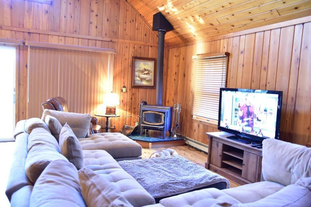 Quiet And Comfy 3Bed/2Bath - Chalet With Hot Tub. Cedar Kültér fotó