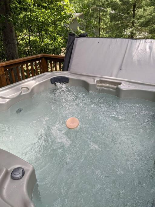 Quiet And Comfy 3Bed/2Bath - Chalet With Hot Tub. Cedar Kültér fotó