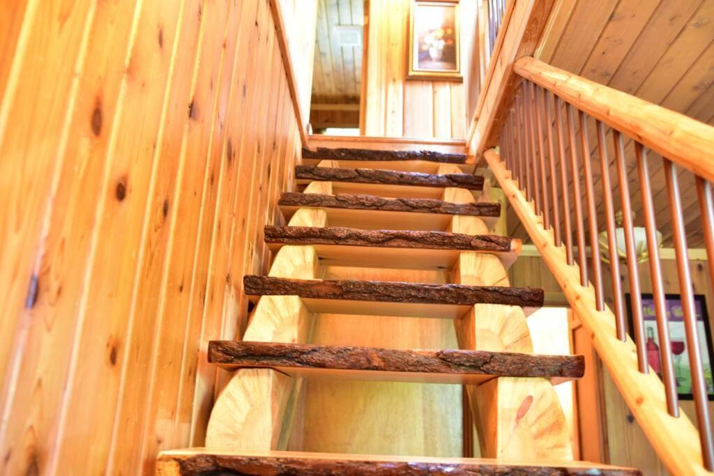 Quiet And Comfy 3Bed/2Bath - Chalet With Hot Tub. Cedar Kültér fotó