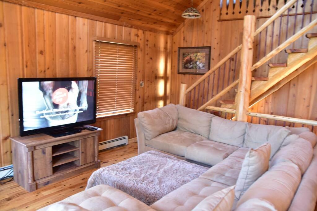 Quiet And Comfy 3Bed/2Bath - Chalet With Hot Tub. Cedar Kültér fotó
