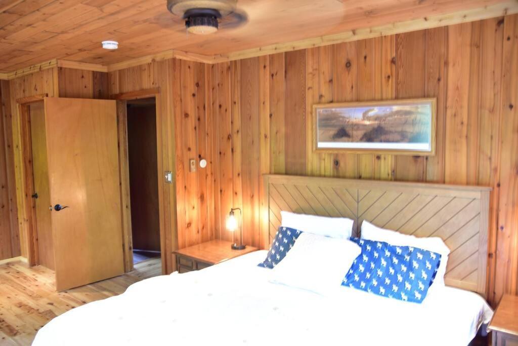 Quiet And Comfy 3Bed/2Bath - Chalet With Hot Tub. Cedar Kültér fotó