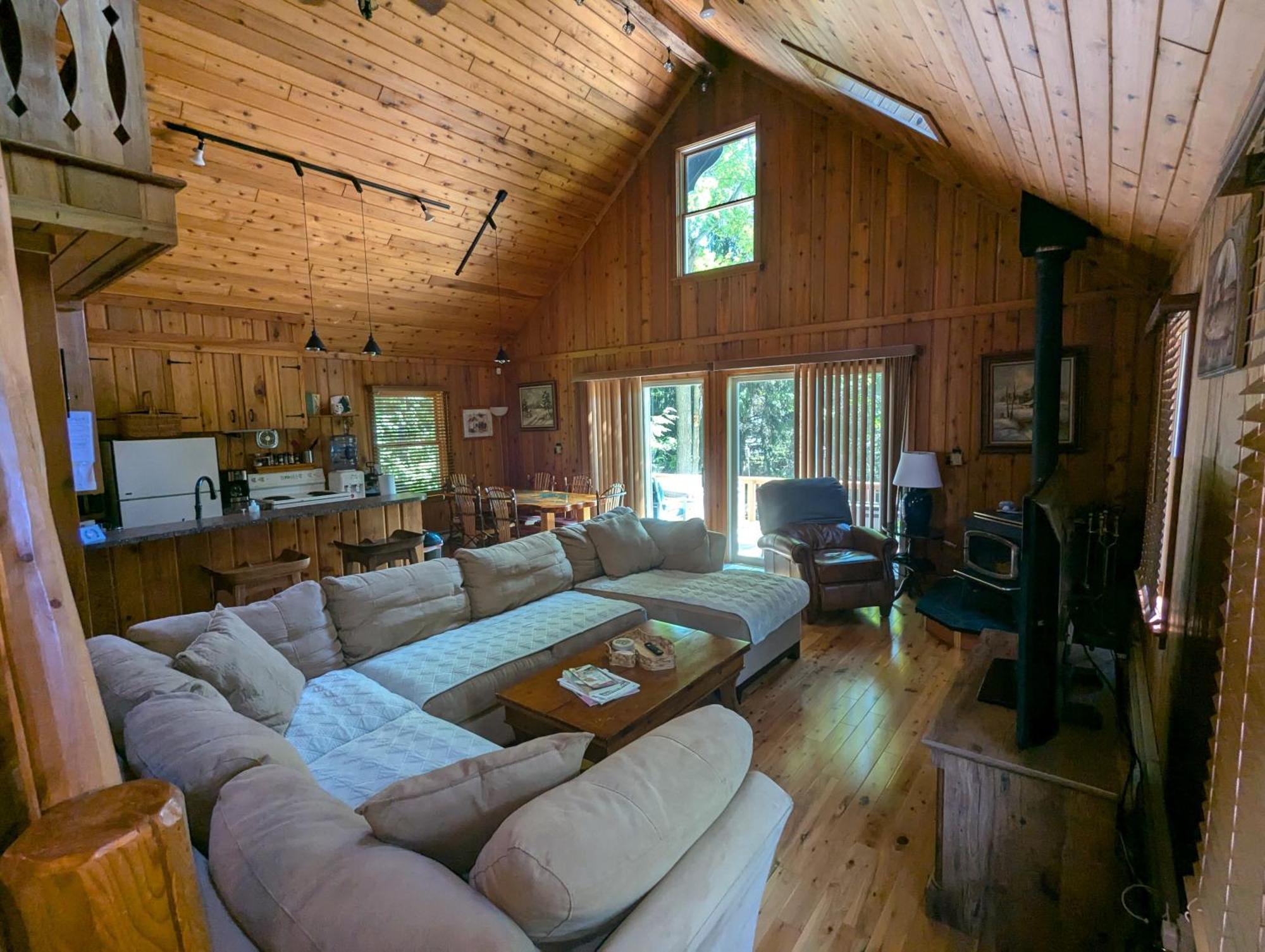 Quiet And Comfy 3Bed/2Bath - Chalet With Hot Tub. Cedar Kültér fotó